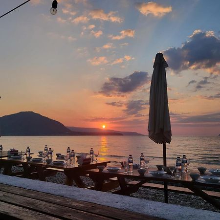 Bruri Villa Alor Kecil Экстерьер фото